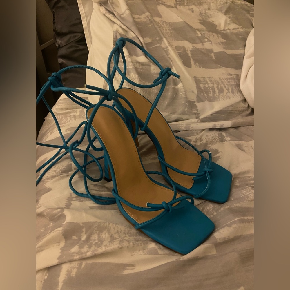 BLUE HEELS!!! - Picture 2 of 4